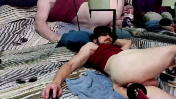 Utellmewhat2du  07-11-2021 video ridedildo